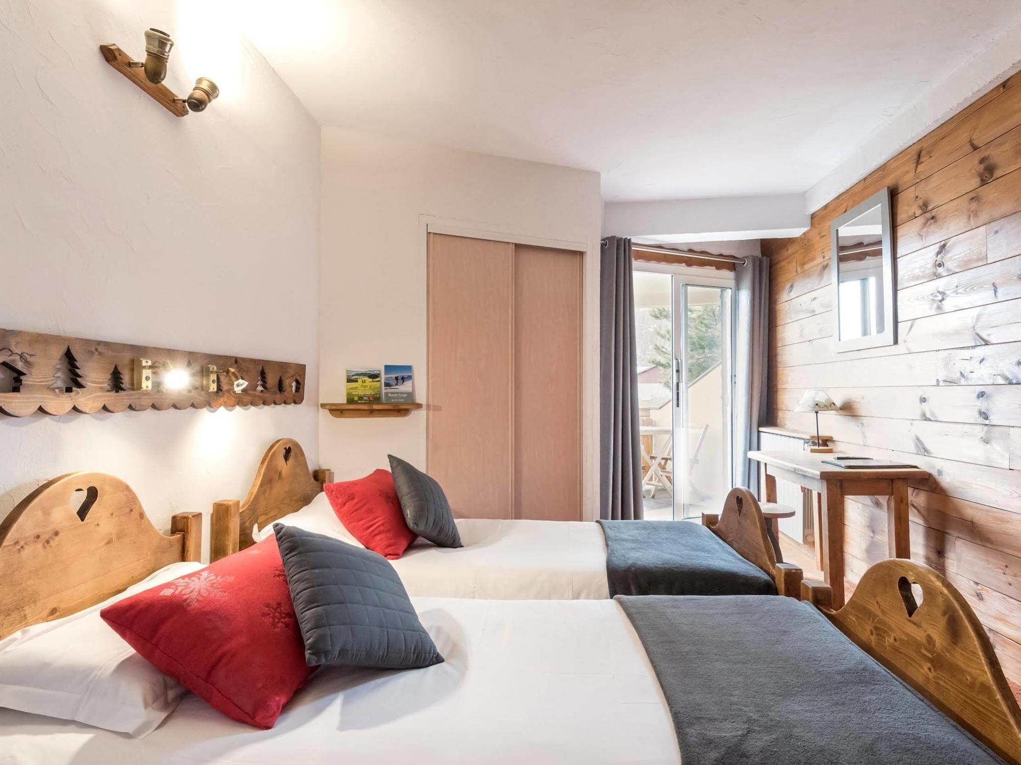 Hotel L'Ecureuil Орон Экстерьер фото