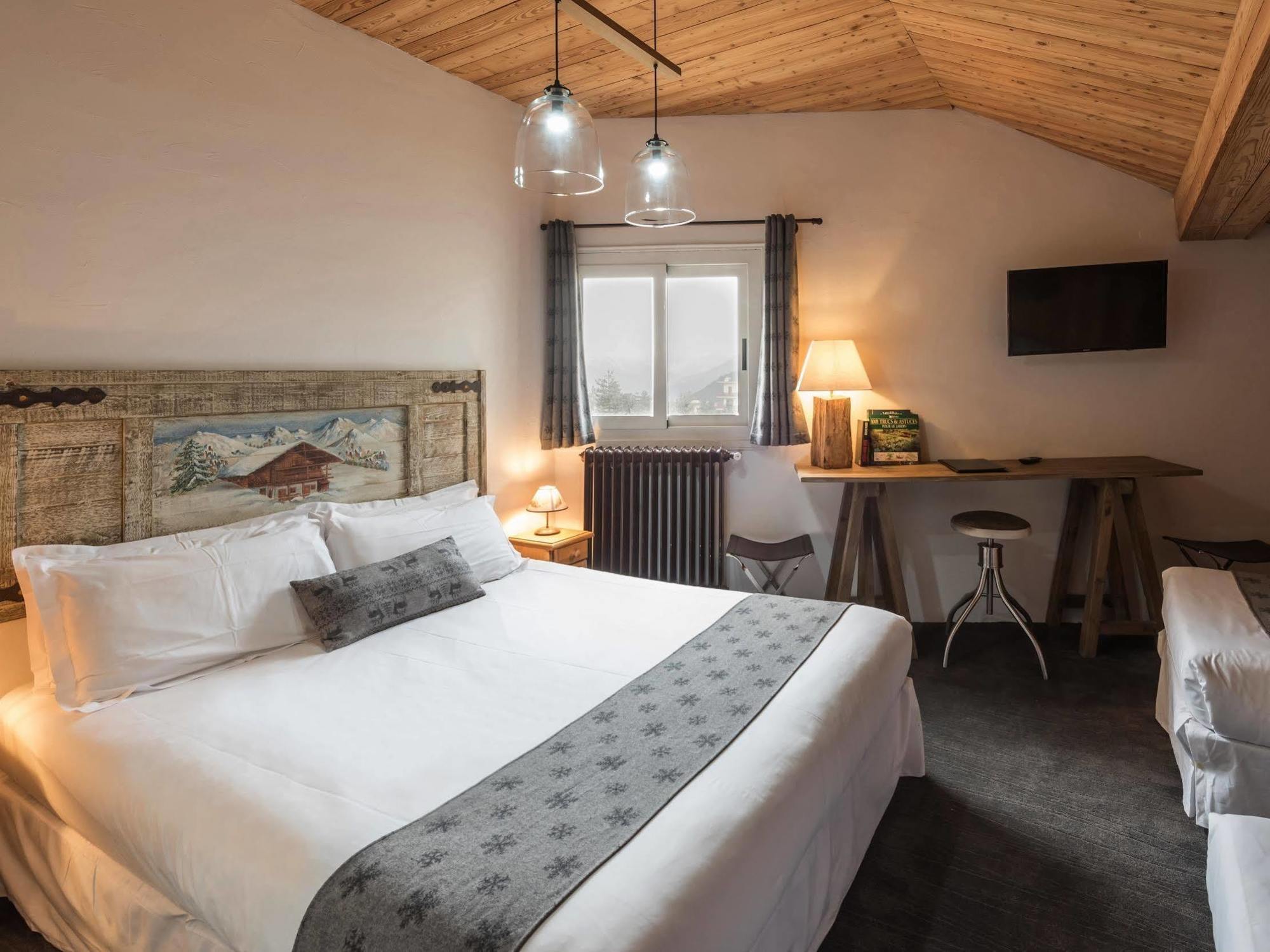 Hotel L'Ecureuil Орон Экстерьер фото